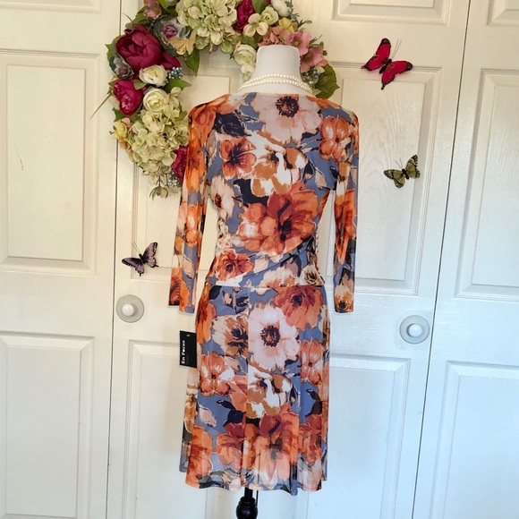 💼 En Focus Floral Fit and Flare Net Dress - Picture 4 of 8